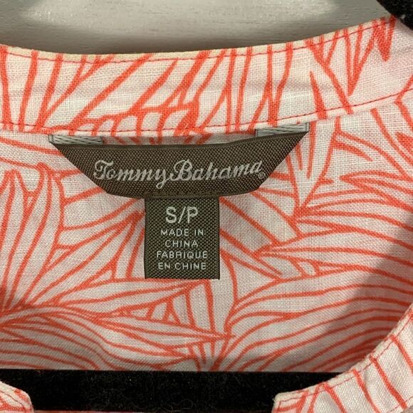 Tommy Bahama 100% linen white and pink floral button down spring/summer small - Picture 5 of 10